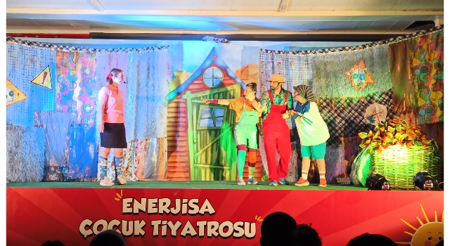 Enerjimi Koruyorum Çocuk Tiyatrosu İskenderun'da Çocukları coşturdu