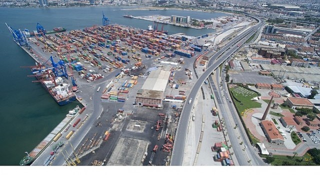 İzmir Limanı nın Türkiye Varlık Fonu na Devri Tamamlandı