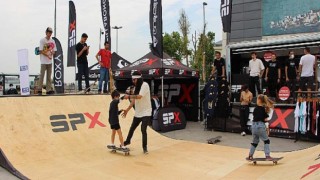 Yüzlerce kaykay tutkunu, SPX Skate Fest’te buluştu