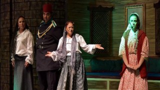 Aliağa Şehir Tiyatrosu’ndan Kahkaha Tufanı