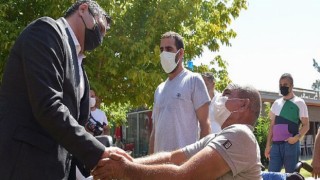 Aliağa’da Mülki Erkan ve Vatandaşlar Engelsiz Kafe’de Bayramlaştı