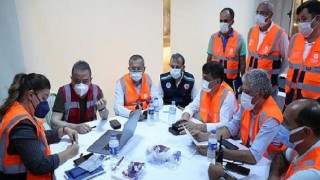 Antalya Büyükşehir Belediyesi’nin Afet Koordinasyon Merkezi’nde yoğun çalışma