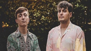 Ege Balkız Feat. Burry Soprano ”Affet Beni Sevgilim” ile yaz enerjisini hissettirecek