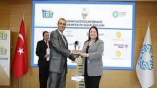 Endüstri Radyo’ya bir ödül de KOBİ’lerin Koçu, Finans Doktoru programına verildi