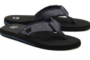 Quiksilver yeni terlik koleksiyonu ile plaj modasına renk katıyor