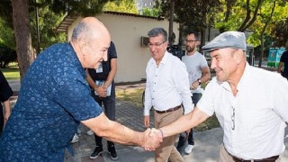 ​Başkan Soyer Bayraklı’da deprem sonrası süreçle ilgili bilgi aldı