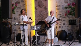 Cliff’de Küba müzikleri ve Ege mutfağı