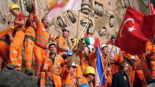 Rönesans uluslararası müteahhitliğin zirvesinde Türkiye’yi temsil etmeye devam ediyor