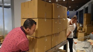 Yardım kamyonu alkışlarla uğurlandı