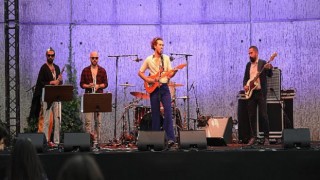 Artık “Cuma İş Çıkışı”nda İş Sanat’ta Buluşuyoruz