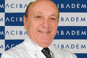 DÜNYA ENDOÜROLOJİ DERNEĞİ’NDEN PROF. DR. ALİ RIZA KURAL’A “YILIN EĞİTMENİ” ÖDÜLÜ