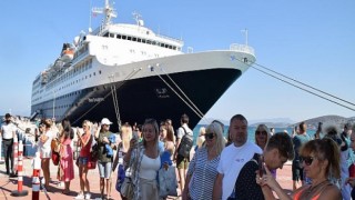 Türkiye kruvaziyerde sezonu açtı Blue Sapphire Ege Port Kuşadası’na geldi