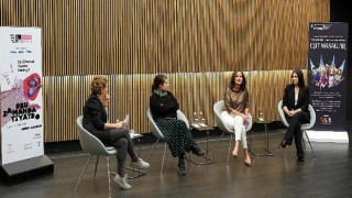 İstanbul Tiyatro Festivali ‘Bu İşte Bir Kadın Var’ panelinde Eşit Masallar tartışıldı