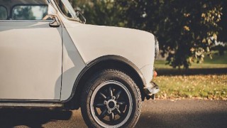 Pirelli Klasik Mini koleksiyoncuları için yeni bir lastik üretti