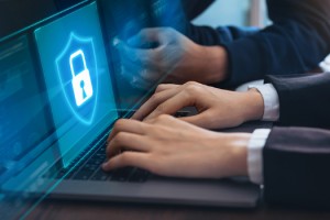 Sağlam parola politikalarıyla birleştirilmiş yama yönetimi, işletmelere yönelik siber saldırı riskini %60'a kadar azaltıyor