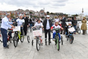 ÜSKÜDAR BELEDİYESİ PEDAL ÇEVİREREK SEREBRAL PALSİ HASTASI ÇOCUKLAR İÇİN FARKINDALIK YARATTI