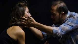 Versus Tiyatro & Zorlu PSM ortak yapımı yepyeni bir oyun: “Evlilikten Sahneler”