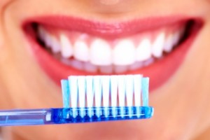 Diş Bakımına Bebeklik Döneminden İtibaren Başlamak Gerek!