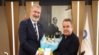 İYİ Parti Genel Başkan Yardımcısı Erdem Başkan Muhittin Böcek’i ziyaret etti