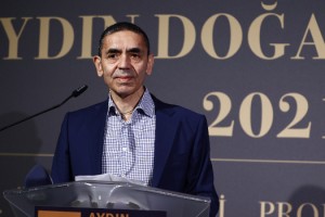 25. Aydın Doğan Ödülü Dr. Özlem Türeci ve Prof. Dr. Uğur Şahin’e takdim edildi