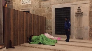 Başkan Büyükakın, ’’Sokakta kalan birisini görürseniz bizi arayın’’