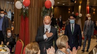 Başkan Soyer huzurevi sakinlerinin yeni yılını kutladı