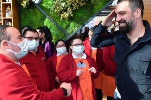 ÜSKÜDAR’DA 3 ARALIK DÜNYA ENGELLİLER GÜNÜ’NDE ÜNLÜLER GEÇİDİ YAŞANDI