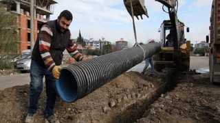 Edremit’te Altyapı Çalışmalarına Devam Ediliyor