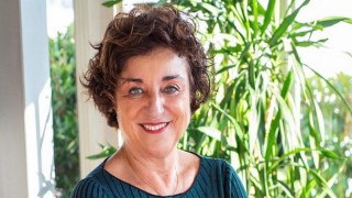 YANINDAYIZ Derneği’nin Kurucu Başkanı Nur Ger’e anlamlı ödül