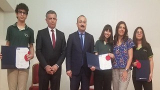 Adana Sakıp Sabancı Ortaokulu’nda Mezuniyet Ve Ödül Töreni Heyecanı