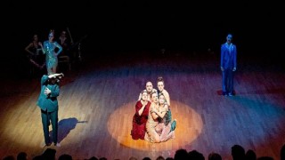 ENKA Açıkhava Tiyatrosu’nda çocuklara illüzyon, büyüklere tiyatro gösterileri