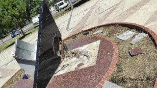 Konak’ın parkları vandalların hedefinde!