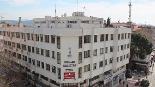 Deprem nedeniyle boşaltılan Bergama belediye binası için karar bu ay sonunda verilecek