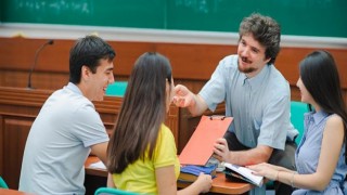 Öğrenci ve mezun yetkinliklerini geliştirmeye yönelik fark yaratan projelere, British Council’dan 100 bin Sterlinlik hibe desteği