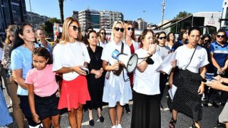 PERGEL üyesi kadınlardan şiddete karşı farkındalık eylemi