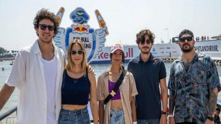 Red Bull Uçuş Günü’nde ünlü geçidi