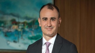 VakıfBank’tan ilklere imza atan yeni bir ürün: ‘Platinum Plus Metal Kart’