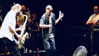 Antalya açıkhava’da Kenan Doğulu Rüzgar esti