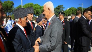 Başkan Gürün, Törene Dedesinin İstiklal madalyası ile katıldı