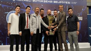 Şampiyonlar kupalarını aldı