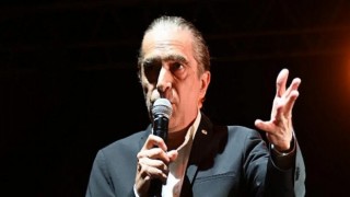 Troya Kültğr Yolu Festivali’nde Fahir Atakoğlu Rüzgarı