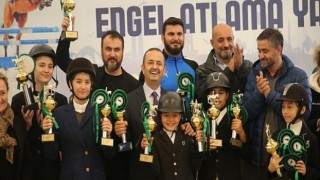 Engel Atlama Yarışları heyecanlı anlara sahne oldu