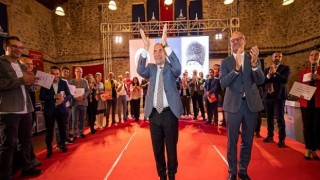 Her biriniz bu memleketin geleceğine yıldız oldunuz