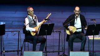 İrfani Türküler halk müziğini müzikseverlerle buluşturdu