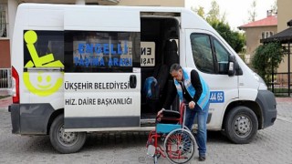 Van Büyükşehir Belediyesi Tekerlekli Sandalye Yardımlarını Sürdürüyor