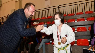 Çiğli Belediyesi’nin “Engelsiz Yaşam” Mücadelesi Sürüyor