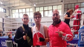 Seferihisar Halk Eğitimi Merkezi Kursiyeri Hasan Sakarya’dan Gümüş Madalya