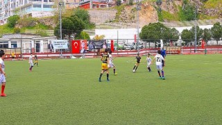 Bayraklı’nın spor sahaları yenileniyor