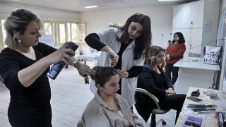Çukurova Belediyesi'nin Kuaförlük Kursu Büyük İlgi Görüyor