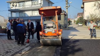 Gölcük'te Asfalt Mesaisi Devam Ediyor